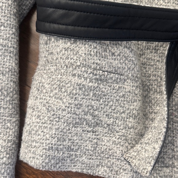 Banana Republic Factory wrap jacket with black trim - Picture 7 of 8